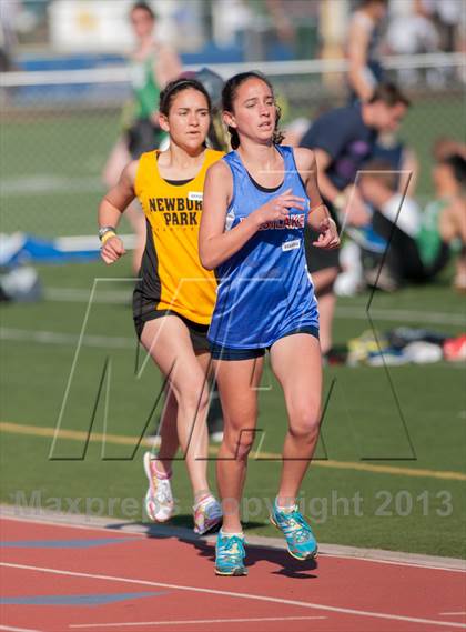 Thumbnail 2 in 2013 Ventura Invitational Girls FR/SH 4X1600 Relay photogallery.