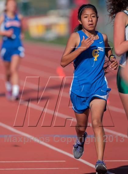 Thumbnail 3 in 2013 Ventura Invitational Girls FR/SH 4X1600 Relay photogallery.