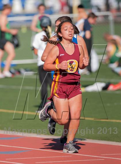 Thumbnail 1 in 2013 Ventura Invitational Girls FR/SH 4X1600 Relay photogallery.