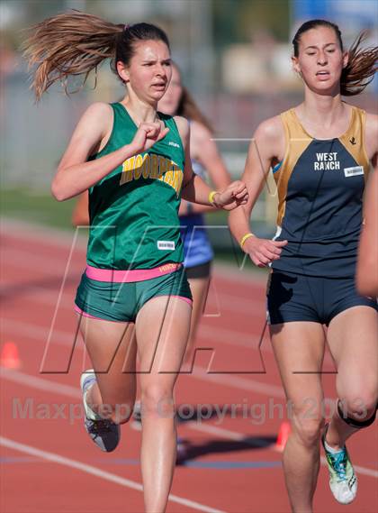 Thumbnail 2 in 2013 Ventura Invitational Girls FR/SH 4X1600 Relay photogallery.