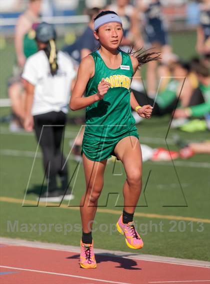 Thumbnail 2 in 2013 Ventura Invitational Girls FR/SH 4X1600 Relay photogallery.