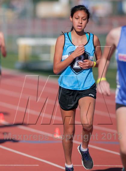 Thumbnail 3 in 2013 Ventura Invitational Girls FR/SH 4X1600 Relay photogallery.