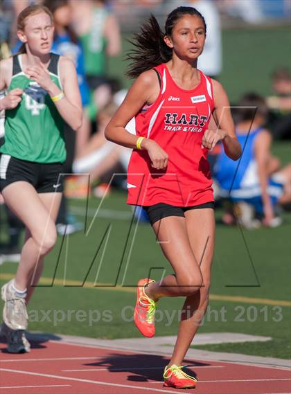 Thumbnail 3 in 2013 Ventura Invitational Girls FR/SH 4X1600 Relay photogallery.