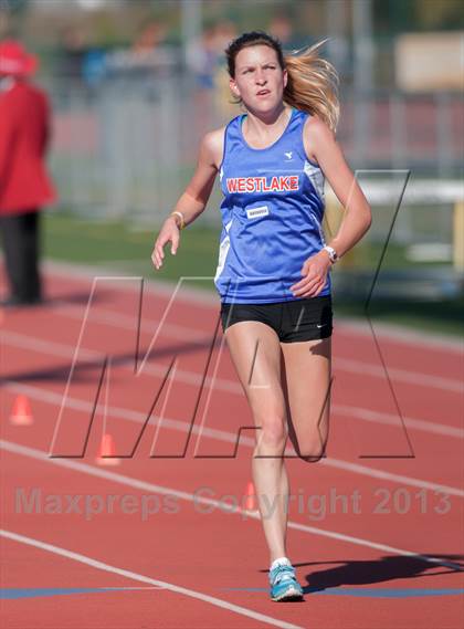 Thumbnail 3 in 2013 Ventura Invitational Girls FR/SH 4X1600 Relay photogallery.
