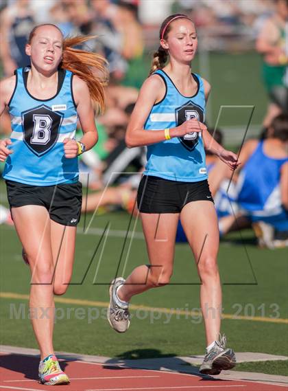 Thumbnail 2 in 2013 Ventura Invitational Girls FR/SH 4X1600 Relay photogallery.