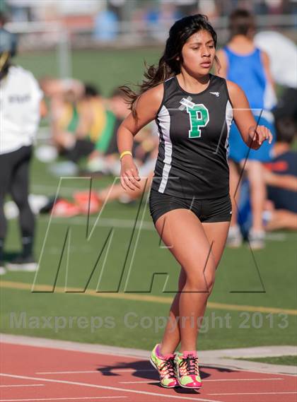 Thumbnail 1 in 2013 Ventura Invitational Girls FR/SH 4X1600 Relay photogallery.
