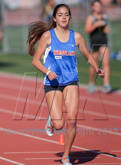 Thumbnail 3 in 2013 Ventura Invitational Girls FR/SH 4X1600 Relay photogallery.