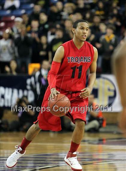 Thumbnail 2 in Lutheran vs. Bishop O'Dowd (CIF State D3 Final) photogallery.