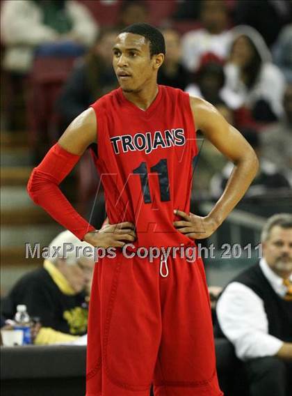 Thumbnail 3 in Lutheran vs. Bishop O'Dowd (CIF State D3 Final) photogallery.