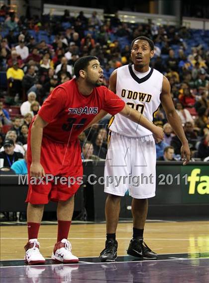 Thumbnail 1 in Lutheran vs. Bishop O'Dowd (CIF State D3 Final) photogallery.