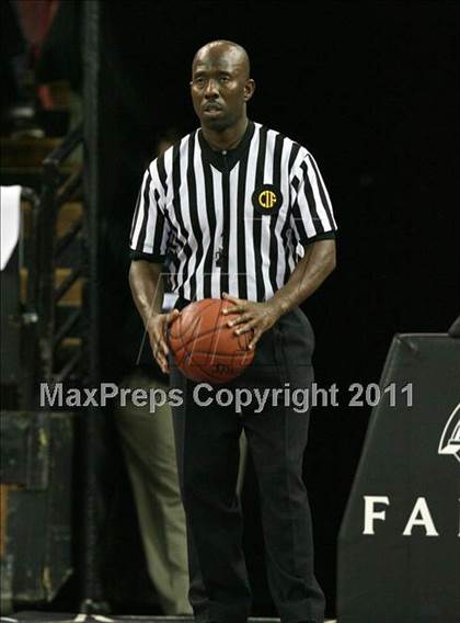 Thumbnail 2 in Lutheran vs. Bishop O'Dowd (CIF State D3 Final) photogallery.