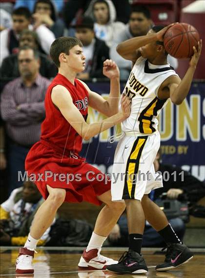 Thumbnail 3 in Lutheran vs. Bishop O'Dowd (CIF State D3 Final) photogallery.