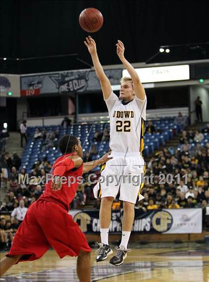 Thumbnail 3 in Lutheran vs. Bishop O'Dowd (CIF State D3 Final) photogallery.