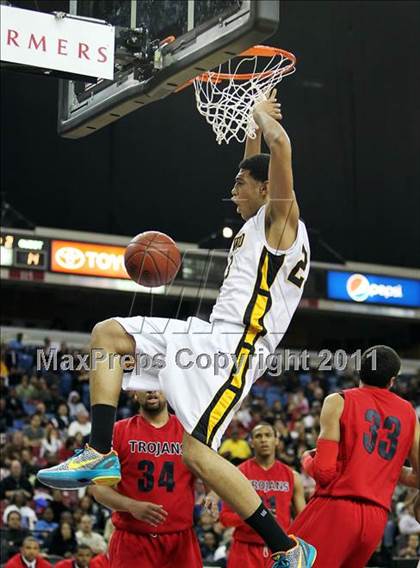 Thumbnail 2 in Lutheran vs. Bishop O'Dowd (CIF State D3 Final) photogallery.
