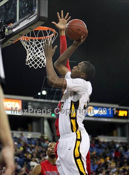 Thumbnail 2 in Lutheran vs. Bishop O'Dowd (CIF State D3 Final) photogallery.