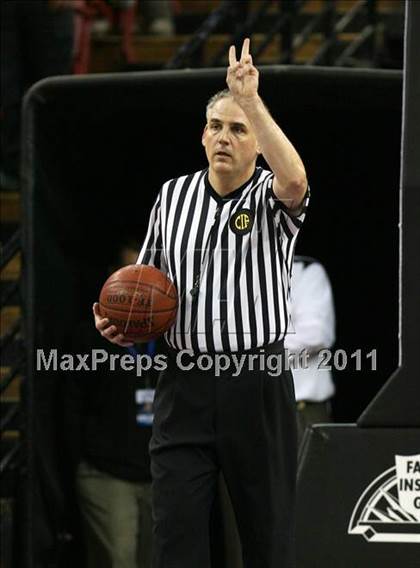 Thumbnail 1 in Lutheran vs. Bishop O'Dowd (CIF State D3 Final) photogallery.