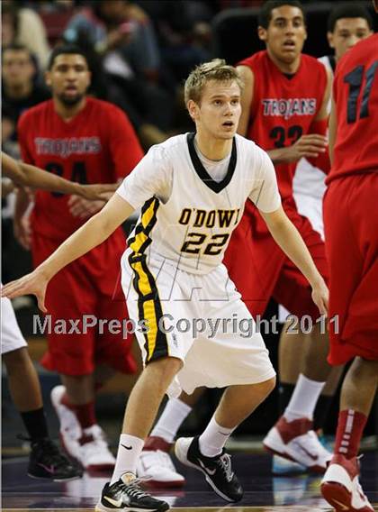 Thumbnail 2 in Lutheran vs. Bishop O'Dowd (CIF State D3 Final) photogallery.
