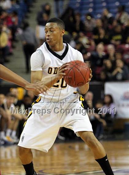 Thumbnail 3 in Lutheran vs. Bishop O'Dowd (CIF State D3 Final) photogallery.
