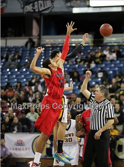 Thumbnail 3 in Lutheran vs. Bishop O'Dowd (CIF State D3 Final) photogallery.