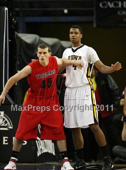 Thumbnail 3 in Lutheran vs. Bishop O'Dowd (CIF State D3 Final) photogallery.