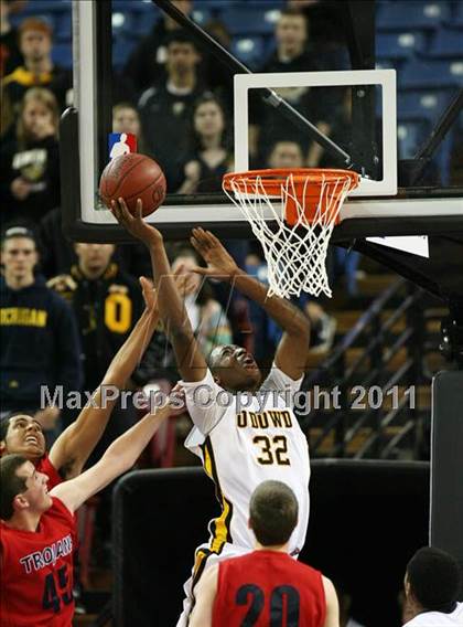 Thumbnail 1 in Lutheran vs. Bishop O'Dowd (CIF State D3 Final) photogallery.