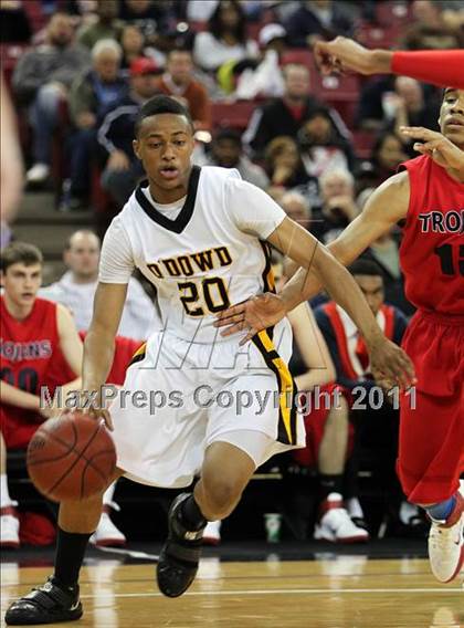 Thumbnail 2 in Lutheran vs. Bishop O'Dowd (CIF State D3 Final) photogallery.