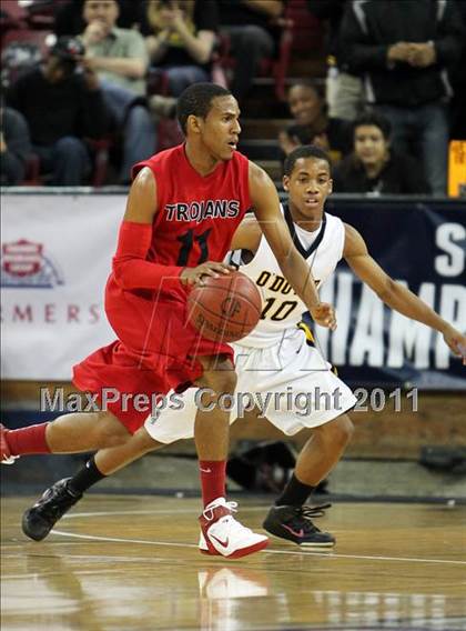 Thumbnail 1 in Lutheran vs. Bishop O'Dowd (CIF State D3 Final) photogallery.