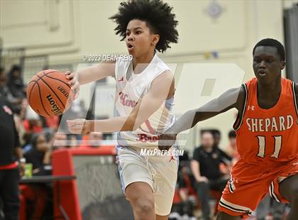 Thumbnail 2 in Shepard vs. Kenwood (IHSA Class 4A Regional Semifinal) photogallery.