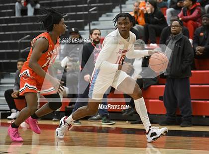 Thumbnail 3 in Shepard vs. Kenwood (IHSA Class 4A Regional Semifinal) photogallery.