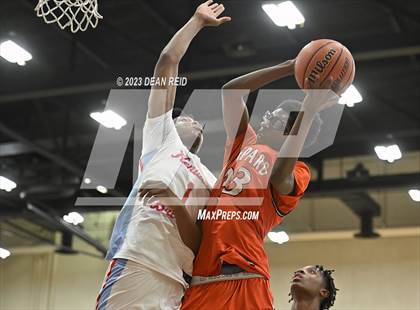 Thumbnail 2 in Shepard vs. Kenwood (IHSA Class 4A Regional Semifinal) photogallery.