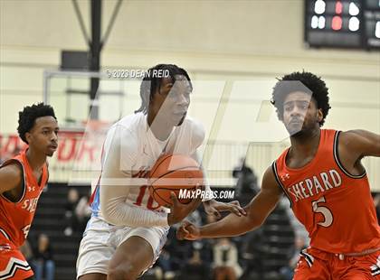 Thumbnail 3 in Shepard vs. Kenwood (IHSA Class 4A Regional Semifinal) photogallery.