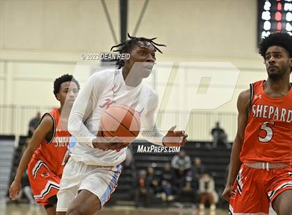 Thumbnail 1 in Shepard vs. Kenwood (IHSA Class 4A Regional Semifinal) photogallery.