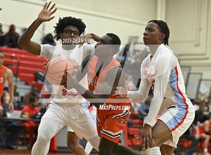 Thumbnail 1 in Shepard vs. Kenwood (IHSA Class 4A Regional Semifinal) photogallery.