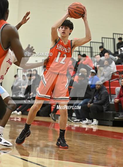 Thumbnail 3 in Shepard vs. Kenwood (IHSA Class 4A Regional Semifinal) photogallery.