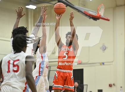 Thumbnail 3 in Shepard vs. Kenwood (IHSA Class 4A Regional Semifinal) photogallery.