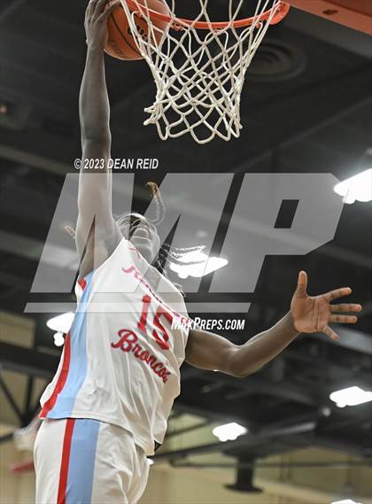 Thumbnail 1 in Shepard vs. Kenwood (IHSA Class 4A Regional Semifinal) photogallery.