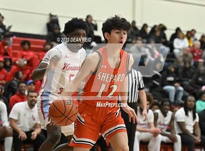 Thumbnail 1 in Shepard vs. Kenwood (IHSA Class 4A Regional Semifinal) photogallery.