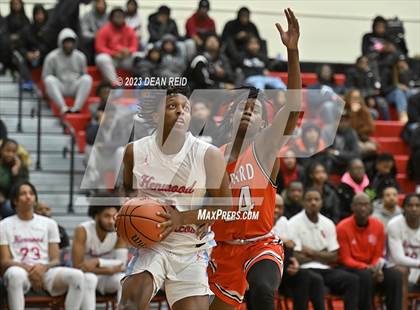 Thumbnail 2 in Shepard vs. Kenwood (IHSA Class 4A Regional Semifinal) photogallery.