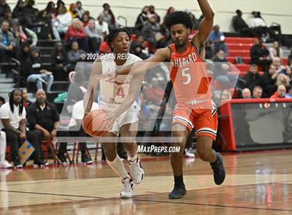 Thumbnail 3 in Shepard vs. Kenwood (IHSA Class 4A Regional Semifinal) photogallery.