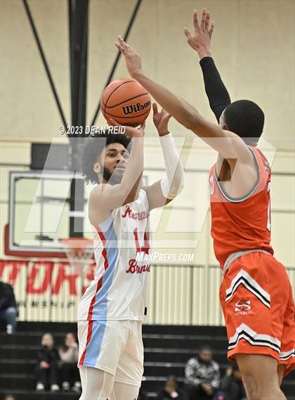Thumbnail 2 in Shepard vs. Kenwood (IHSA Class 4A Regional Semifinal) photogallery.