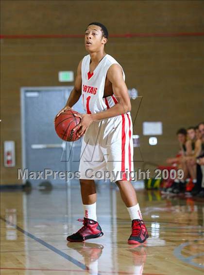 Thumbnail 1 in San Juan vs. Placer (Titan Holiday Classic) photogallery.