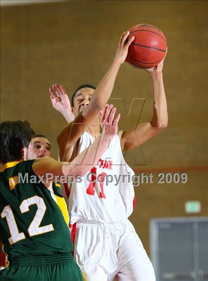 Thumbnail 2 in San Juan vs. Placer (Titan Holiday Classic) photogallery.