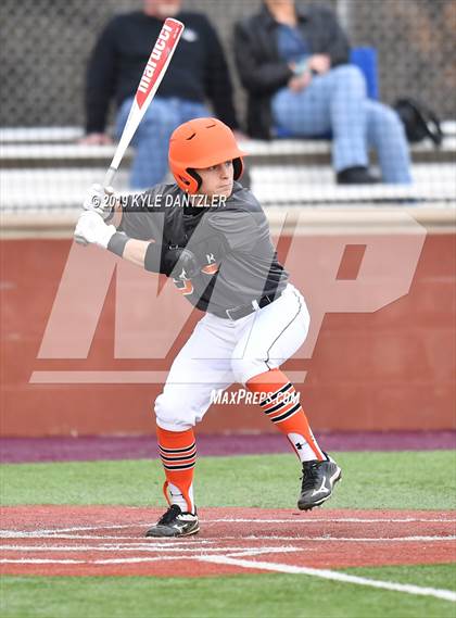 Thumbnail 3 in Pampa vs Springtown (Walker Stallcup Tournament) photogallery.