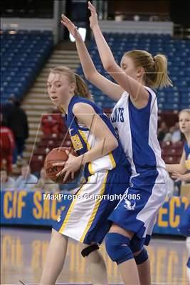 Thumbnail 3 in Sac. Waldorf vs Forest Lake Chr. (D5 Sec. Final)#1  photogallery.