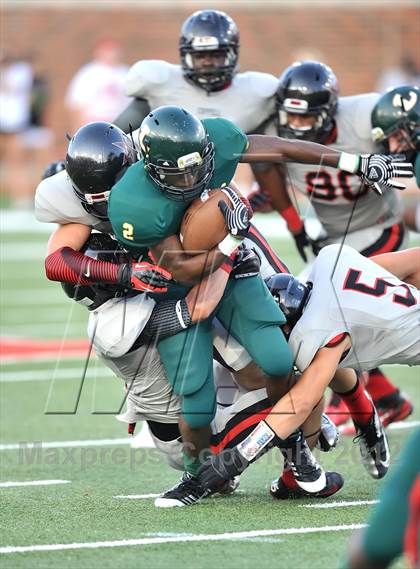 Thumbnail 3 in Longview vs. Coppell (Tom Landry Classic) photogallery.