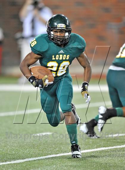 Thumbnail 2 in Longview vs. Coppell (Tom Landry Classic) photogallery.