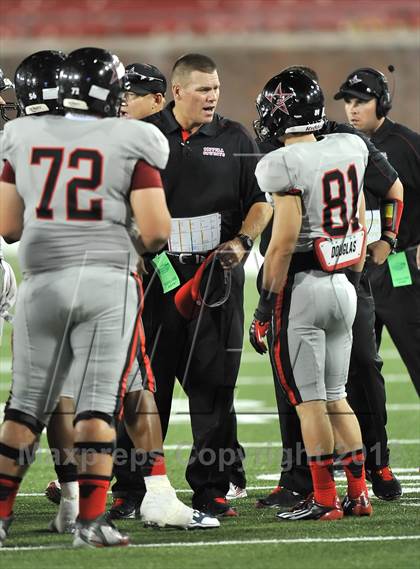 Thumbnail 3 in Longview vs. Coppell (Tom Landry Classic) photogallery.