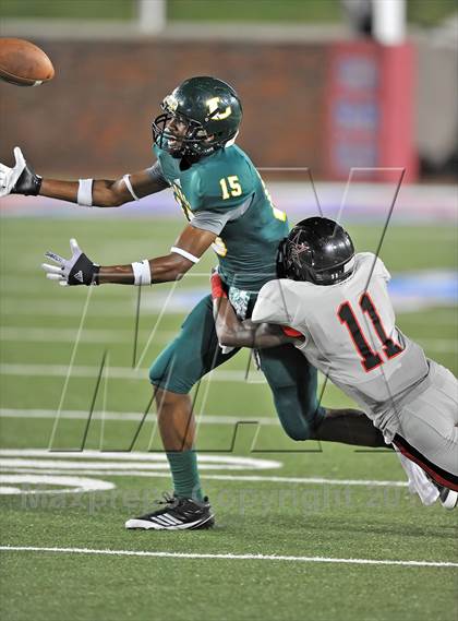 Thumbnail 3 in Longview vs. Coppell (Tom Landry Classic) photogallery.