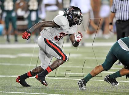Thumbnail 2 in Longview vs. Coppell (Tom Landry Classic) photogallery.