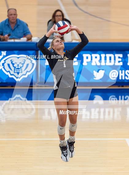 Thumbnail 1 in Avon @ Hamilton Southeastern photogallery.